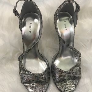 Fioni Silver Cheetah Print Sandals